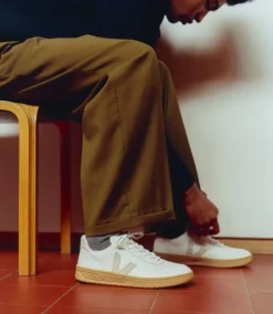 V-10 LEATHER WHITE NATURAL<VEJA Cheap
